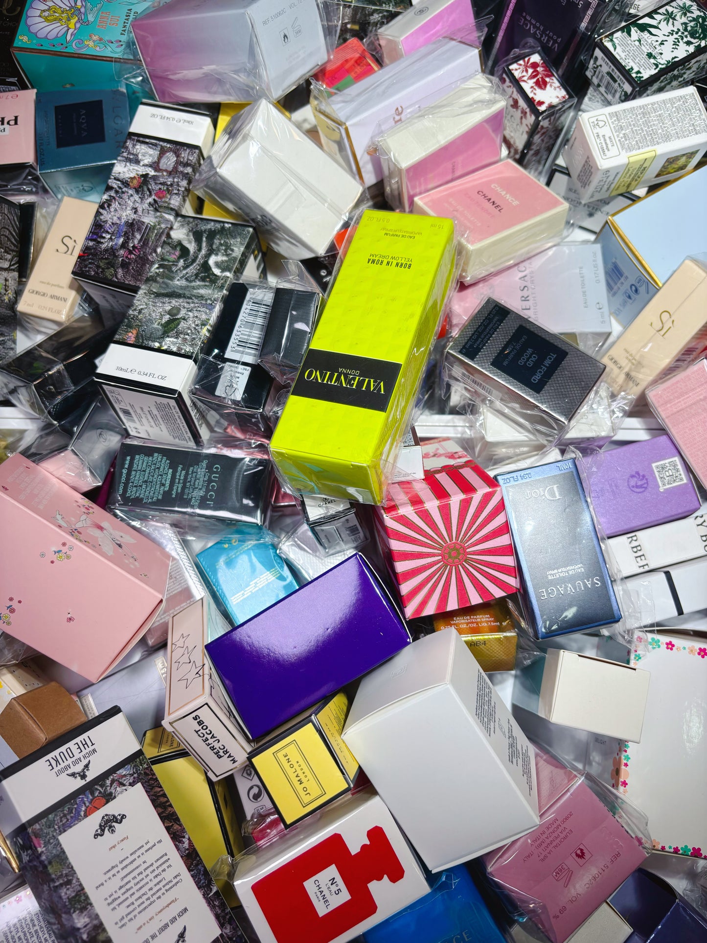 Live stream self-pick perfume