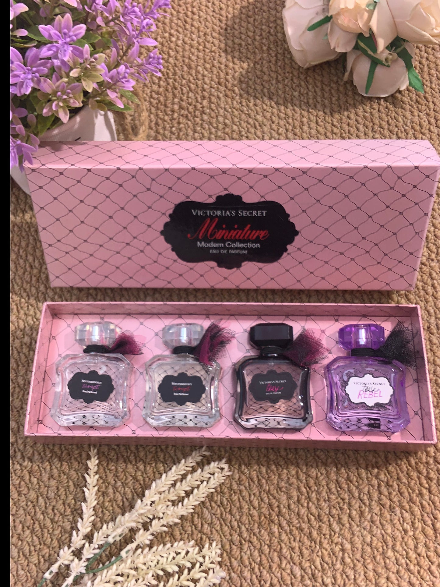 VICTORIA'S SECRET MINIATURE PARFUM SET