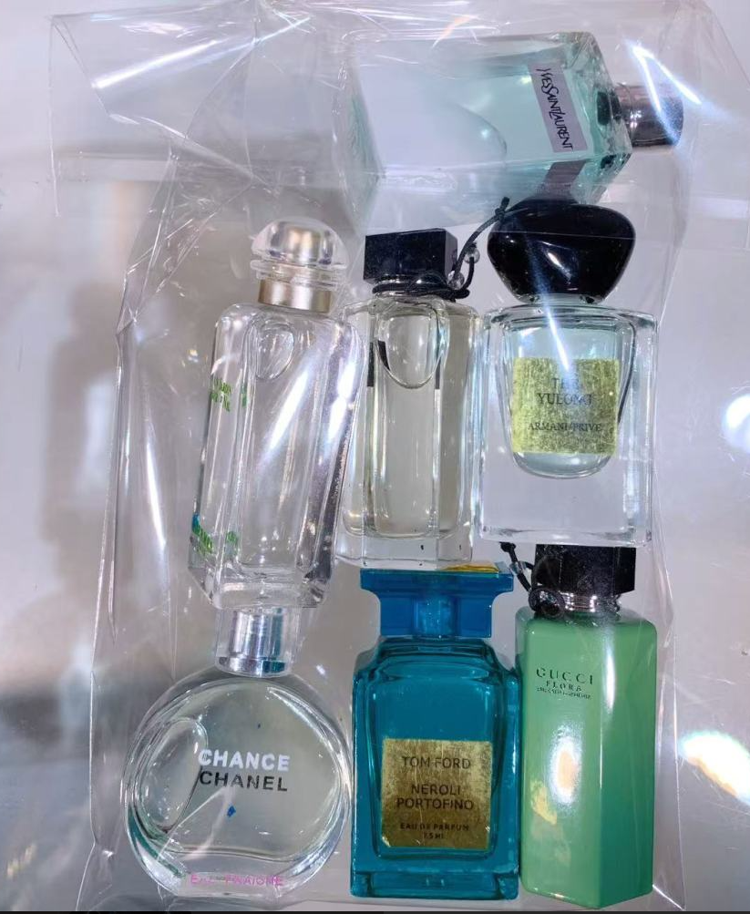 Bag of Red/Pink/White/Blue/Green /Black Mini Perfumes