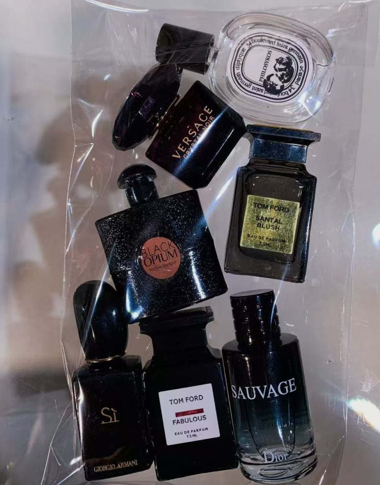 Bag of Red/Pink/White/Blue/Green /Black Mini Perfumes
